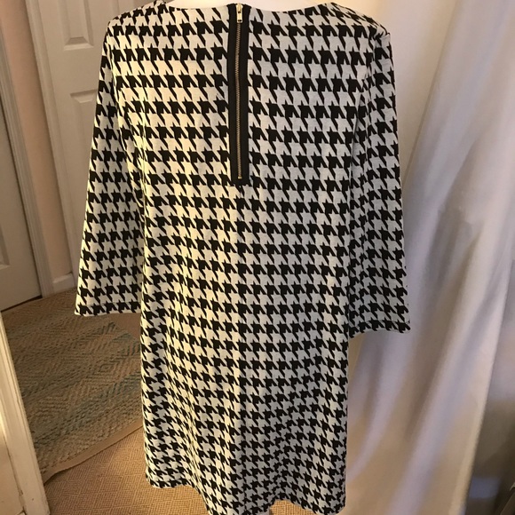 Apt 9 Black/White Patterned Knit Shift Dress Sz L - Picture 2 of 8